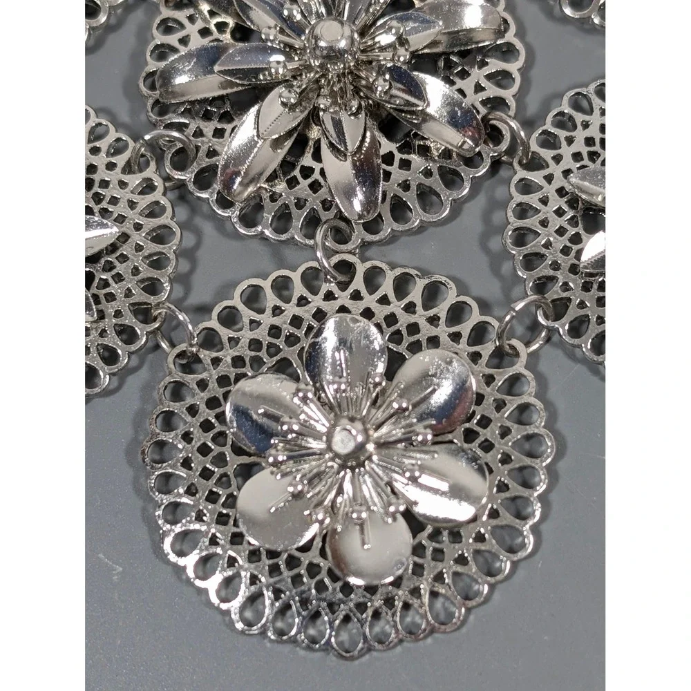 Charming Charlie Silver Tone‎ Flower Statement Bib Necklace Metal Floral 21
